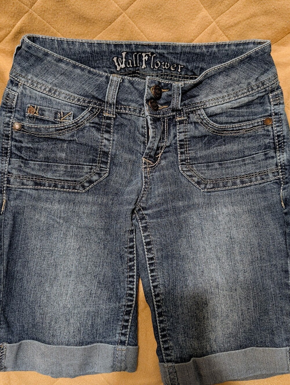 Wallflower Women's Blue Denim Boyfriend Shorts with Roll Cuff Size 1.